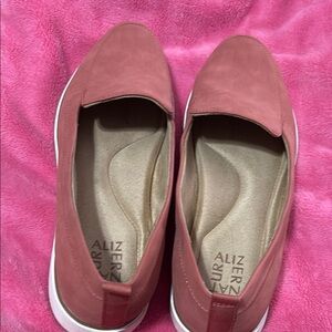 Naturalizer muted orange size 10 worn once. Memory form. Too big